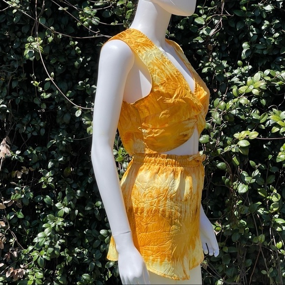 💋NWT House Of Harlow x Sophia Richie Golden Tie Dye Short & Crop Top Set - Picture 15 of 16